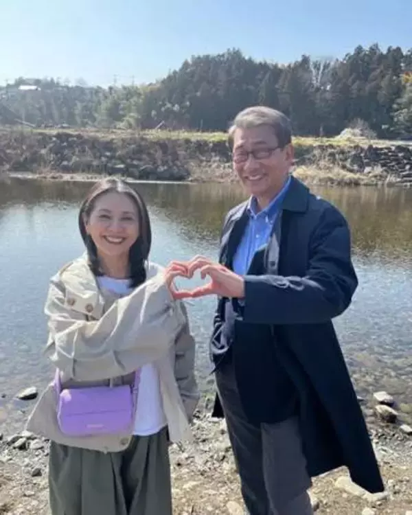 「長倉家、最高！」小泉今日子〝お隣さん一家〟との再会ショットに「豪華な顔ぶれ」「この世代としては感無量！」「素敵な関係性」観月ありさが紹介