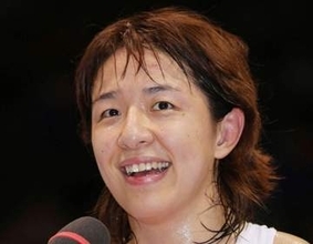 「あら、誰かと！」浜口京子〝激変〟姿に反響「筋トレ動画とのギャップが刺さる」