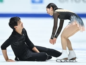 「これが、りくりゅうペアのパワーの源…」三浦璃来〝2年間おなじ待ち受け画面〟にファン感涙「ドラマ以上」「こんなん泣けるぜ」