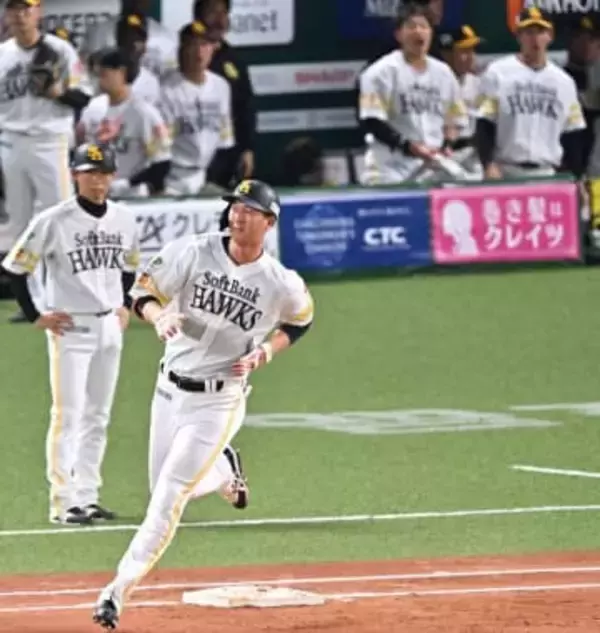 ソフトバンク、打線爆発15得点で巨人に大勝　秋広優人が古巣からグランドスラム　山川穂高はOP戦1号3ラン