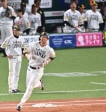 ソフトバンク、打線爆発15得点で巨人に大勝　秋広優人が古巣からグランドスラム　山川穂高はOP戦1号3ラン