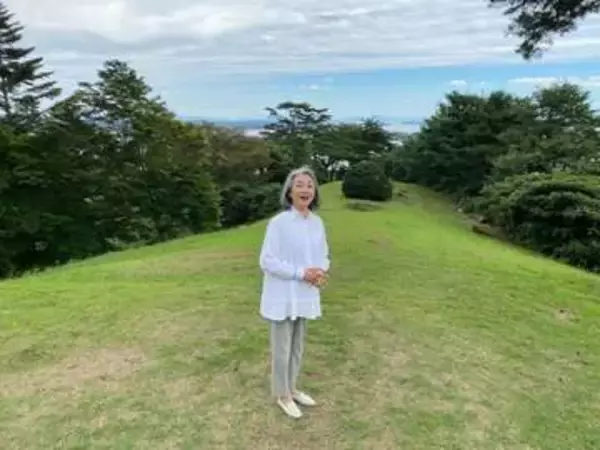 「白髪良いですね」フジ退社から28年…〝激変〟ヘアの57歳近藤サトに反響「大人の魅力」「渋い」「才色兼備ですね」