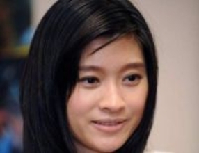「ニヤニヤが止まりません」篠原涼子、演出家と〝見つめ合いショット〟に「やっぱり圧倒的な存在感」