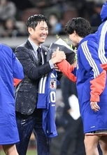 爽やか白Tで神対応…森保監督〝日本出発前日に訪れた場所〟に注目「いーなー！」