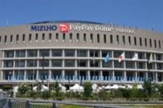 「オフのデートも素敵」〝夜空に羽ばたく鷹〟に「ヨカね〜」「おぉ〜なんか景気が良い」