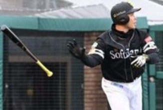 新設ゾーンは鷹の味方？　ソフトバンク近藤健介、左翼越え2号2ラン「コースに逆らわずいい打撃」　柳田悠岐も右翼ホームランゾーンに先制2ラン