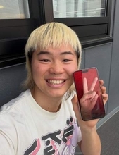 「もー本当やることが…」那須川天心〝衝撃〟姿に「どうしたどうした」「可愛いけど腕がボクサーすぎる」の声