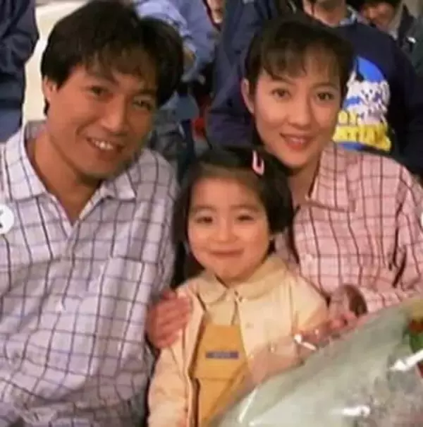 愛の劇場「ぽっかぽか」から32年...〝あの子役〟が妖艶に〝激変〟しネット騒然！現在1児の母・上脇結友に「あすか大きくなった」「新たな一面」