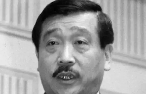 「違和感の正体は…」「だいぶ違う」車椅子でエジプト出張⇒園遊会…〝驚異の83歳〟吉村作治さん現在姿に「ちょび髭がない(衝撃)」「生き様がロック」