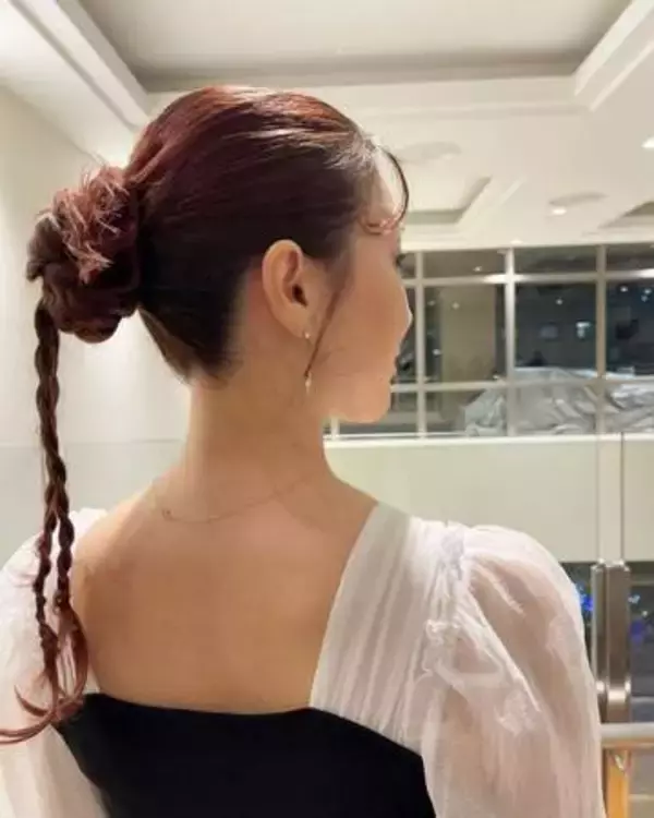 「俺の知ってる46歳じゃない」年の差婚で話題！伊藤歩〝薬指チラ見せ〟誕生日ショットに反響「派手に見せてるわけじゃないのに」「素敵な奥様」