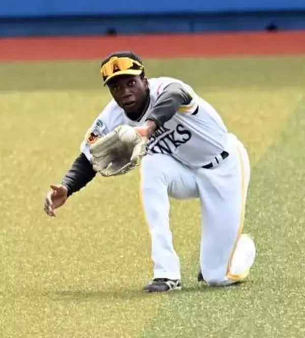 「本当の1軍の守備要員っていうところには、まだまだ遠い」首脳陣がファーム再調整のイヒネ・イツアに求めた〝信頼感〟