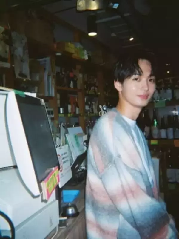 「じゃあ、あんたが...」〝ミナトくん〟が激変！丸刈り眼鏡姿での登場にネット騒然！「わっ、、」「分かんなかった」「全然違う」「潔い」