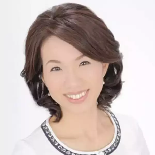 絶叫怒号騒動から9年…「ただいまー！」豊田真由子参政党・政調会長代行〝真っ白スカート演説〟姿に「インパクトが強すぎた」「アイドルみたいな…」の声