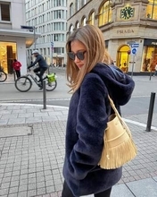 夫は同郷のW杯日本代表…〝タキシードでサッカー〟明松美玖のウエディングSに「何度も見ちゃう」の声