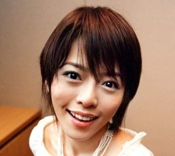 「見るたびに毎回違う」10年前に長男出産…釈由美子、生放送〝激変姿〟に衝撃「48歳なのあまりにもバグだろ」「なんか、若返ってない？」