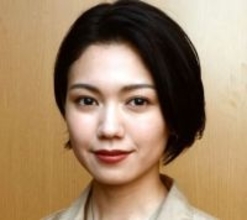 〝電撃婚〟から3カ月...31歳人気女優〝ビキニ姿〟でプールに浮かぶ〝自然なかたち〟に反響「緊張感ある」「目覚まし効果抜群」