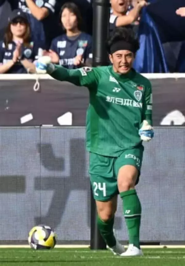 アビスパ福岡の小畑裕馬が契約更新　今季GKチーム最多20試合出場　ハイレベルな守護神争いで存在感アップ