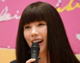 〝現役eggギャル化！〟仲里依紗の激変ショットに「顔面強すぎ」「ガチでスーパーセレブ顔」「このまんまegg出てーーー!」