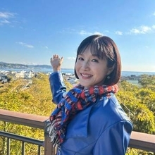 「真紀さんが自転車…新鮮」56歳・水野真紀〝砂浜で自転車運転姿〟が「新鮮」「とっても若々しい」と話題に