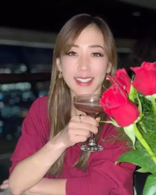 「結婚していなかった事に驚いた」元フィギュア女王・村主章枝さん、13歳下の米国人男性と結婚公表〝夫婦ショット〟初披露に「イメージ変わりましたね」「40歳過ぎに見えない」反響続々