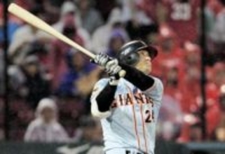 「わ！由伸くんだー」「若い」陣内貴美子夫妻〝記念日写真〟に突如登場〝巨人レジェンド〟夫妻に驚きの声