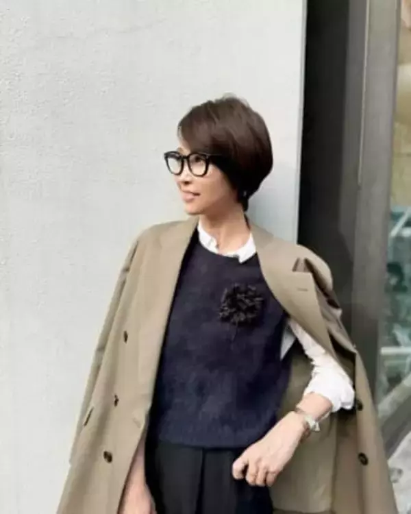 「おでこの生え際そっくり!」辺見えみり12歳娘と〝おにぎりショット〟「めっちゃ大人やん!!」「すっかりステキなレディに」「「仲睦まじい!!」などの反応