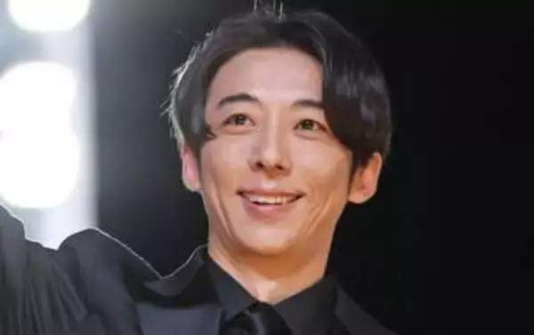 「ジョジョ婚から2年か…」「きゃー!!解禁!!」高橋一生、17歳下妻と〝密着2ショット〟に騒然「なんだと!?」「リアル夫婦」「ビジュ強すぎない?」