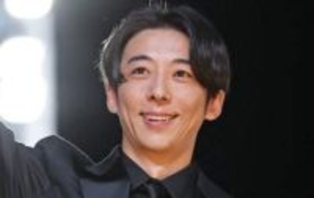 「ジョジョ婚から2年か…」「きゃー!!解禁!!」高橋一生、17歳下妻と〝密着2ショット〟に騒然「なんだと!?」「リアル夫婦」「ビジュ強すぎない?」