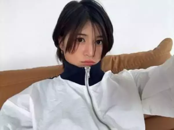 「お顔からは想像できない腕ですね」左肩負傷で手術…マッスルドレス姿の山岡聖怜に反響「体育会系のガタイでこのルックス」「そそりました」「オー！マッチョ」