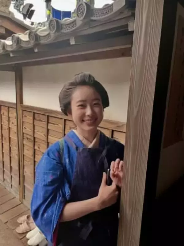 「やっぱ出てたよね!??」ボディコンでワンレン…朝ドラ＆大河ドラマ〝同時出演〟20歳倉沢杏菜「ふてほど」出演に騒然「!??見間違え??」「今見てビックリした笑」