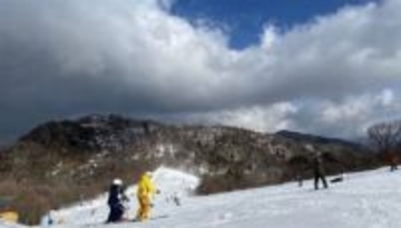 「こんなの初めて見た」スキー場に〝大量のゴミ〟マナー崩壊の現状に「もう性善説は無く通用しない」「ここまで治安悪くなっているのか」の声