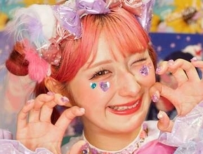 「嘘だろしなこ」〝印象激変〟MV姿にネット騒然…「子ども泣くて」「ちょっと怖い」「ギャップがすごい」