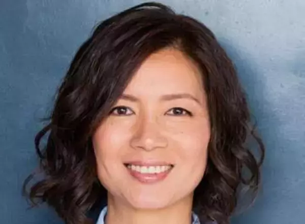 「お肌見せ過ぎです」〝お初〟ショットの歌手・桑田靖子に「痛々しいじゃないですか」「温灸治療かな。私も若い時お世話になりました」