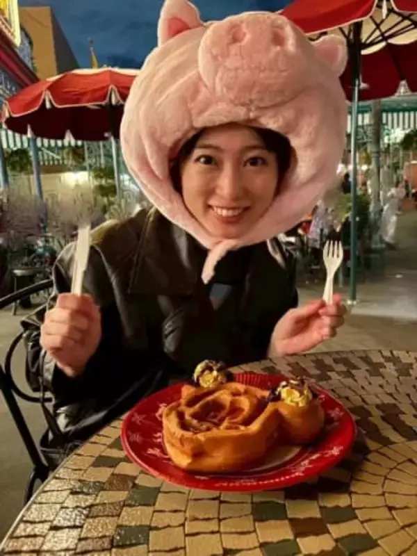 「女王の教室の姉妹！」34歳＆32歳女優〝ヒロインバトンタッチ〟ショットに反響　ドラマ共演から20年「2人とも輝いてる」「2人とも活躍してるの凄い」の声