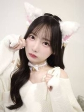 〝左右で違う靴履いてきた〟24歳アイドルのハプニング写真が話題「これはわからない!急いでたら無理!笑」「思ってる数百倍似てた」「困り顔かわいすぎて」