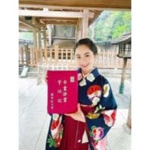「え？」「似合い方がエグい…」〝異色学歴〟27歳女優・平祐奈〝本領発揮の神職姿〟に反響「本物ッ」「卑弥呼の生まれ変わりだな」