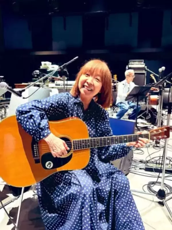 「チャレンジ精神あっぱれ」75歳イルカ、ミニスカショットに反響続々「ええっ」「まだ、まだお若い」