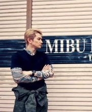 「まっっって」「どこか探ちゃった」〝タトゥーびっしり〟から一転！町田啓太〝金髪ふわふわパーマ〟に「誰かわからなかった」「振り幅どうなってるの⁉」「やんちゃ顔」の声