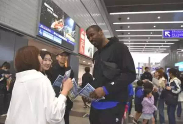 「Bプレミア」参入へ最後の一押し　ライジングゼファー福岡の12選手　JR小倉駅で25、26日の今季最終節PR