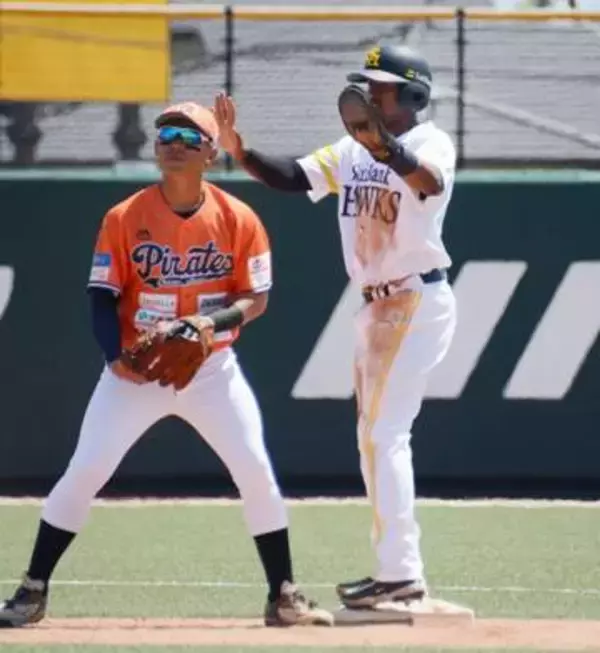 日米複数球団が狙ったキューバの18歳逸材、ソフトバンクのファーム非公式戦で圧倒的成績　打率4割超＆12盗塁「来季は1軍に」