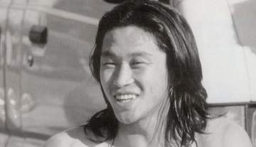 「野人感まだある」「全然若い」伝説ゴールから29年〝野人岡野〟の近影に「体つきが今でもアスリート」