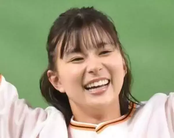 「表情たまらない」朝ドラ女優・芳根京子〝チラ見せ〟オフショットに絶賛！「少し痩せた?」「カメラ目線の破壊力」「髪の毛巻いてる…」