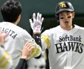 ソフトバンクが楽天に逆転勝ち　先制許す適時失策犯した栗原陵矢が汚名返上の同点ソロ＆2点勝ち越しV打