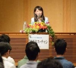 「2人ともそっくり」姉顔出し2ショットのアグネス・チャンの近影が話題「分身の術かと思っちゃいました」