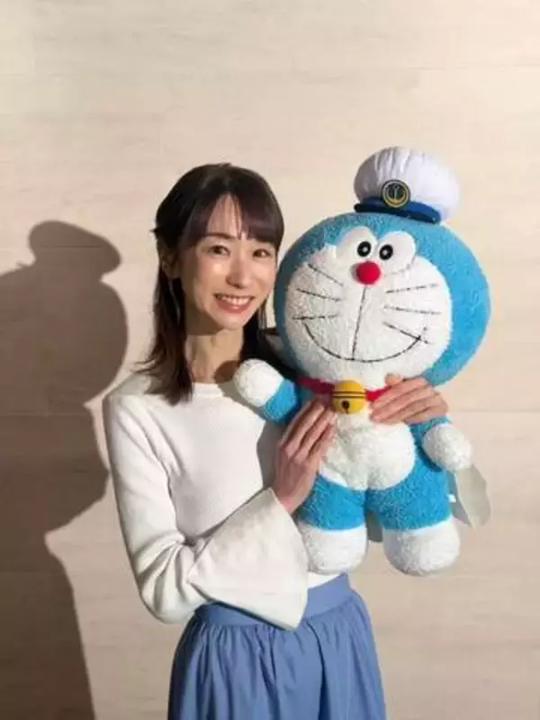 「どっちが娘かわからないぞ」長女とリンクコーデ姿のテレビ朝日・堂真理子アナに「後ろ姿でも育ちの良さがわかります」