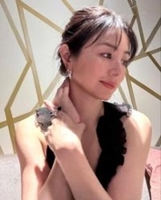 「ずっと横にいたいと思うように…」共演から5年…49歳＆52歳俳優〝横並び2S〟に「めちゃくちゃぴったり」「2人の世界観…素敵」「号泣」の声　井川遥＆堺雅人出演映画オフショットに反響