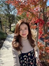 56歳横山めぐみ〝大人の忘年会〟「気品を感じます」「いい意味で人間失格への序章ですね」