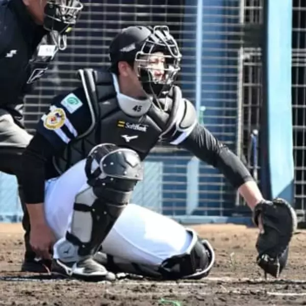 「晴に迷惑かけたっすね」　捕手再挑戦のソフトバンク栗原陵矢、実戦初マスクで振り逃げを許して猛省　バットでは存在感を発揮