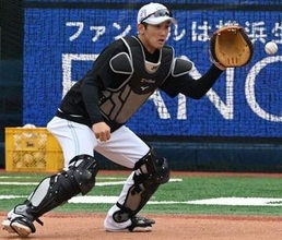 ソフトバンク山本祐大が古巣の横浜スタジアムに凱旋　左手首の状態をファンに問われ「大丈夫です」と応える場面も