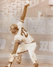 1975年広島初優勝の胴上げ投手〝速球派サブマリン〟金城基泰さん近影に反響「投球フォームかっこよかった」「お元気そうで嬉しい！」